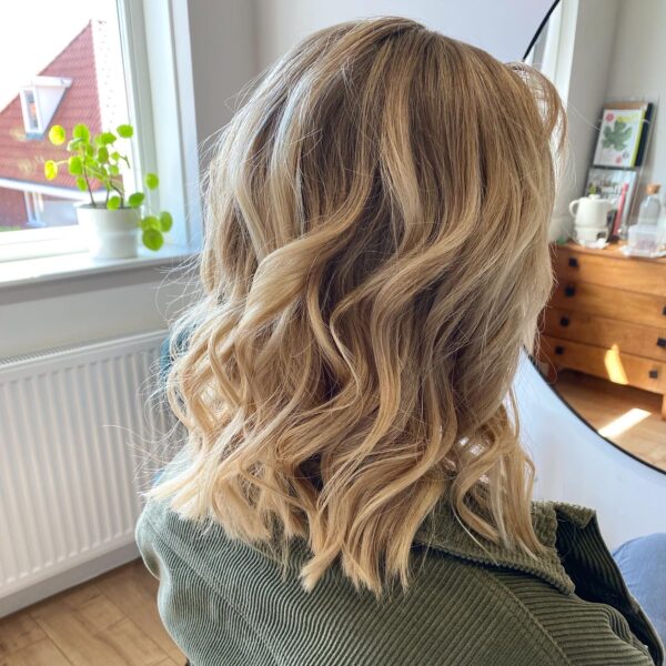 Kapper Apeldoorn, thuiskapper, thuis salon, salon aan huis, rustige kapper, in Apeldoorn, thuiskapster, Anisa Bieze Hairstyling, kapster, haar knippen Apeldoorn