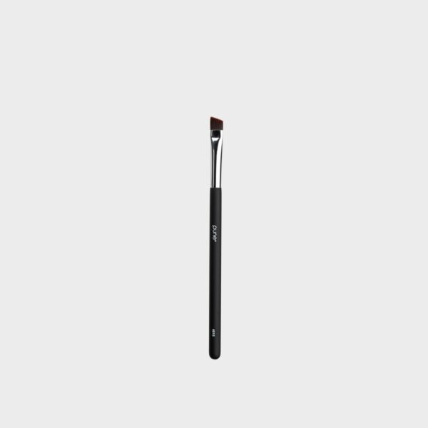 PUNE Angled Eyeshadow Brush, the hair & makeup room, haar makeup apeldoorn, make-up, visagist, visagie, apeldoorn, gelderland, webshop, pune verkooppunt, bruidsmake-up, bruidsmakeup, bruidsvisagie, bruidsvisagist, makeup, make-up workshop, Apeldoorn, Gelderland