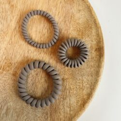 Sterke Siliconen Haarwokkels (set van 3), haaraccessoire, haaraccessoires webshop, online shop, bruidssieraden, haarsieraden bruid, haarsieraad, anisa bieze hairstyling, scrunchies, the hair & makeup room, mooie,