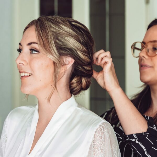 Bruiloft Apeldoorn, trouwen, visagist, aan huis, kapper, hairstylist, visagiste, make-up, maeup, trouwmakeup, trouwvisagie, bruiloftsmakeup, trouwmakeup, bruiloftsvisagie, bruiloftvisagist, thamr, the hair and makeup room, haar makeup apeldoorn, trouwen in, gezocht