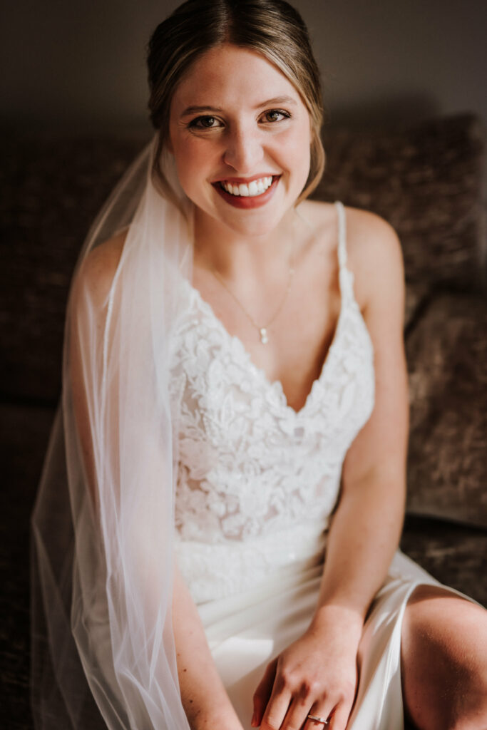 Bruiloft Apeldoorn, trouwen, visagist, aan huis, kapper, hairstylist, visagiste, make-up, maeup, trouwmakeup, trouwvisagie, bruiloftsmakeup, trouwmakeup, bruiloftsvisagie, bruiloftvisagist, thamr, the hair and makeup room, haar makeup apeldoorn, trouwen in, gezocht