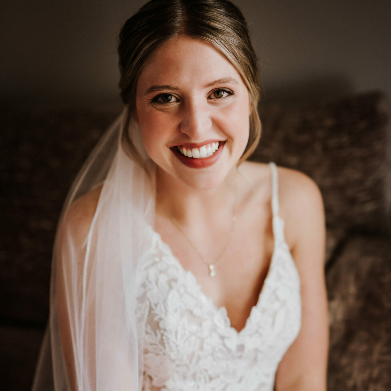 Bruiloft Apeldoorn, trouwen, visagist, aan huis, kapper, hairstylist, visagiste, make-up, maeup, trouwmakeup, trouwvisagie, bruiloftsmakeup, trouwmakeup, bruiloftsvisagie, bruiloftvisagist, thamr, the hair and makeup room, haar makeup apeldoorn, trouwen in, gezocht