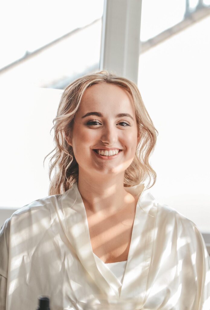 Bruiloft Apeldoorn, trouwen, visagist, aan huis, kapper, hairstylist, visagiste, make-up, maeup, trouwmakeup, trouwvisagie, bruiloftsmakeup, trouwmakeup, bruiloftsvisagie, bruiloftvisagist, thamr, the hair and makeup room, haar makeup apeldoorn, trouwen in, gezocht