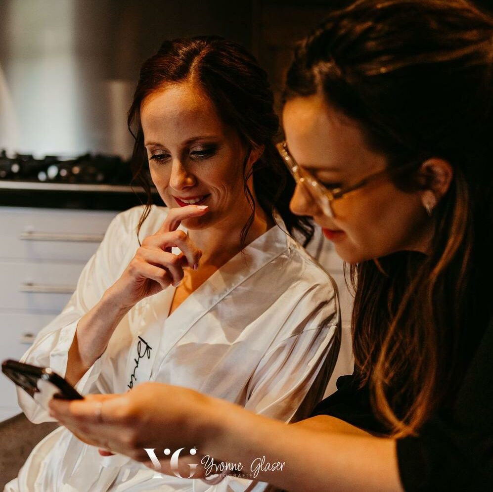 Bruiloft Apeldoorn, trouwen, visagist, aan huis, kapper, hairstylist, visagiste, make-up, maeup, trouwmakeup, trouwvisagie, bruiloftsmakeup, trouwmakeup, bruiloftsvisagie, bruiloftvisagist, thamr, the hair and makeup room, haar makeup apeldoorn, trouwen in, gezocht