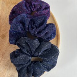 Scrunchie Chrissy M, haaraccessoire, haaraccessoires webshop, online shop, bruidssieraden, haarsieraden bruid, haarsieraad, anisa bieze hairstyling, scrunchies, the hair & makeup room, mooie,