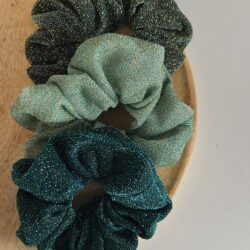 Scrunchie Chrissy M, haaraccessoire, haaraccessoires webshop, online shop, bruidssieraden, haarsieraden bruid, haarsieraad, anisa bieze hairstyling, scrunchies, the hair & makeup room, mooie,