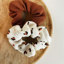 Scrunchies Duo Liza S, haaraccessoire, haaraccessoires webshop, online shop, bruidssieraden, haarsieraden bruid, haarsieraad, anisa bieze hairstyling, scrunchies, the hair & makeup room, mooie,