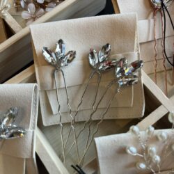 Haarspeld leave met steentjes, haarsieraden bruiloft, bruid, webshop haar accessoires, bruidssieraden, online kopen, shop, shoppen