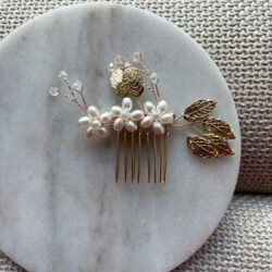 haarsieraad parelbloemen goud, haarsieraden bruiloft, bruid, webshop haar accessoires, bruidssieraden, online kopen, shop, shoppen