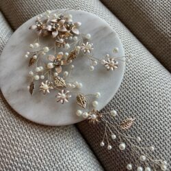 haarsieraad bloemen haarbandje goud, haarsieraden bruiloft, bruid, webshop haar accessoires, bruidssieraden, online kopen, shop, shoppen