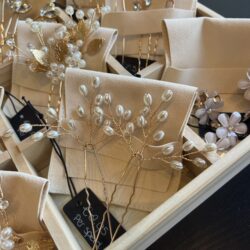 Haarsieraad goud en parels, , haarsieraden bruiloft, bruid, webshop haar accessoires, bruidssieraden, online kopen, shop, shoppen